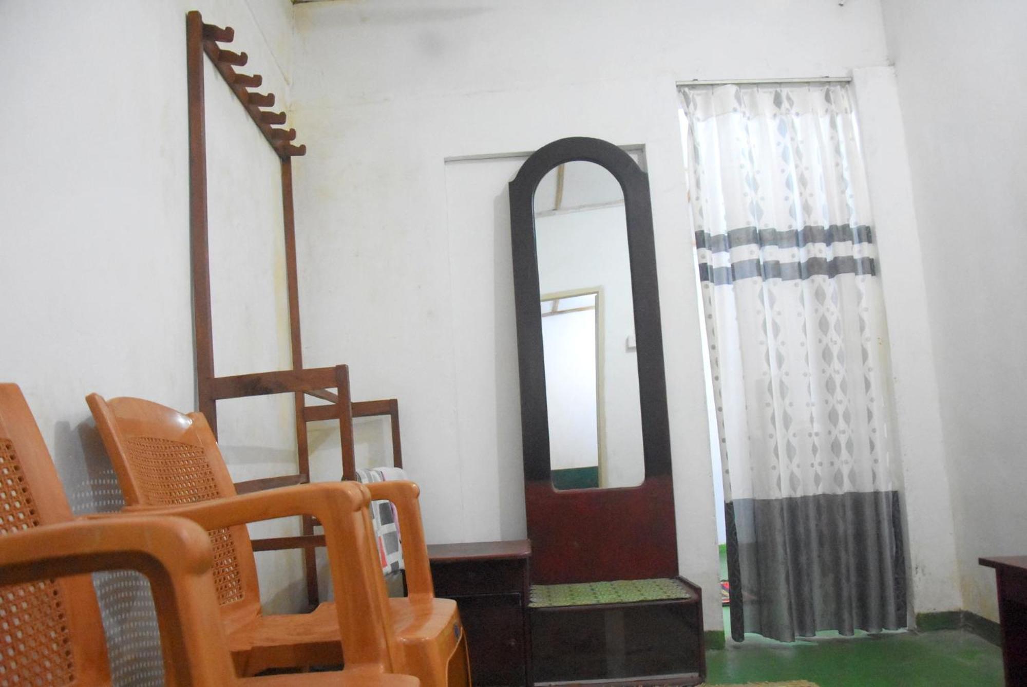 Meera Homestay & Guest House アヌラーダプラ エクステリア 写真