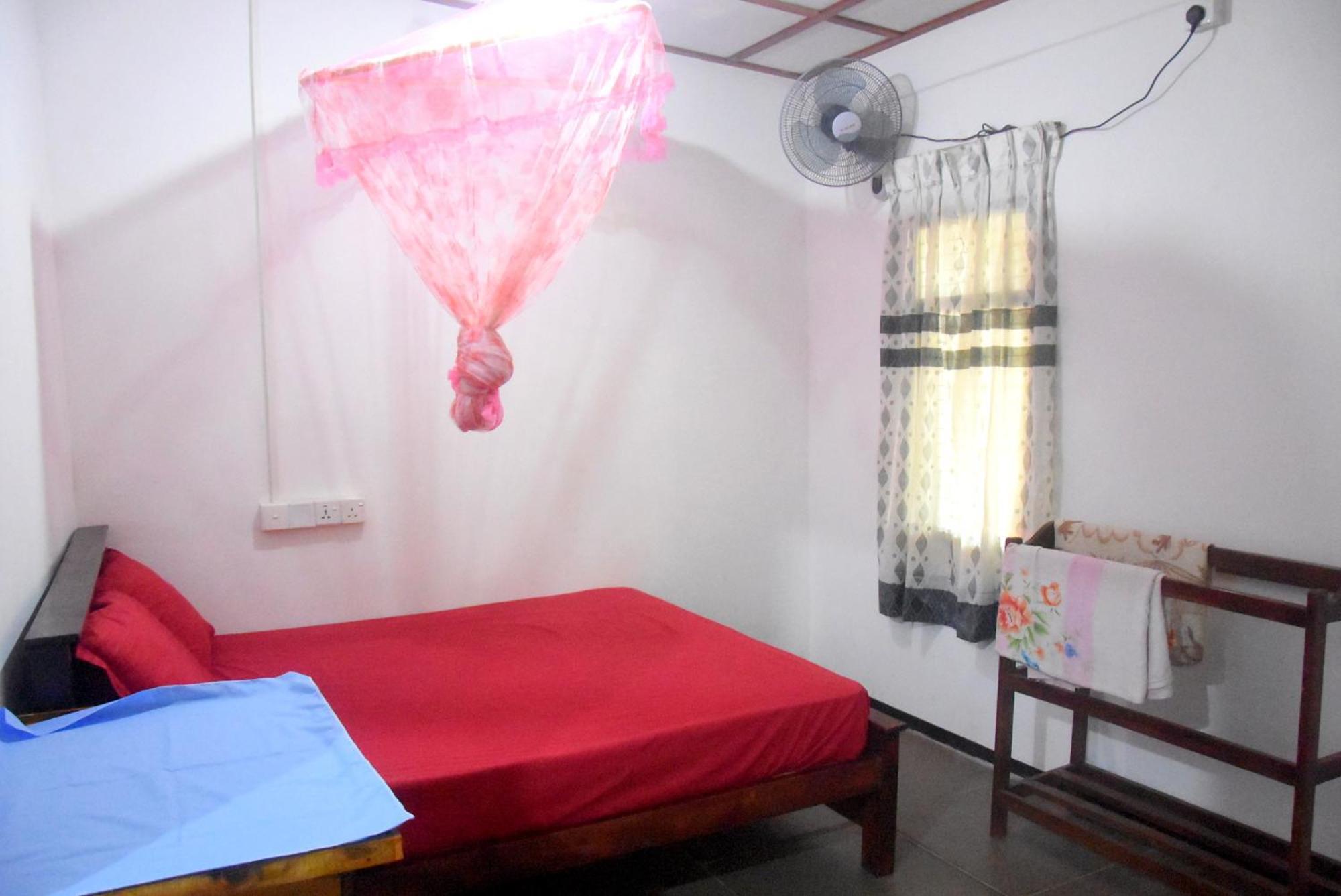 Meera Homestay & Guest House アヌラーダプラ エクステリア 写真